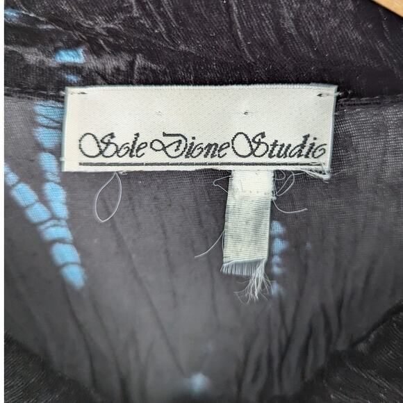 Sole Dione Studio Womens Small Crinkle Velvet Button Down Top Black Blue Shibori - Picture 3 of 3